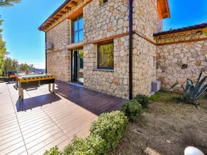 Fully equipped holiday home with hot tub, garden & BBQ | Nature view - Image 2