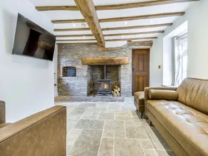 Family-friendly cottage with jacuzzi & garden | River view | Pet-friendly - Image 4