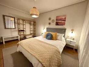 Spacious Apartment with Balcony and Beach Nearby - Image 3