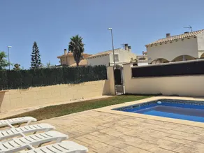 Cozy house with private pool, Wi-Fi, pet-friendly, near the beach - Image 4
