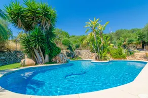 Encantadora villa apta para familias con terraza, jardín y jacuzzi - Image 3
