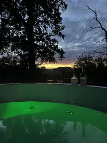 Chalet with jacuzzi & terrace - Image 3