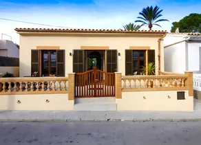 House with terrace, jacuzzi & BBQ | Beach view | Next to the beach - Image 3