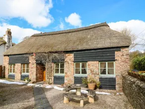 Cottage with barbecue & garden | Beach view - Image 3