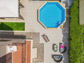 Maison de vacances avec terrasse, piscine privée et barbecue - Image 4