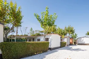 Bungalow 'F' with Private Pool, Private Terrace and Wi-Fi - Image 2
