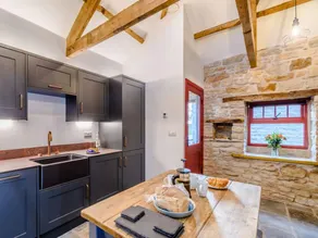 Cottage with jacuzzi - Image 5