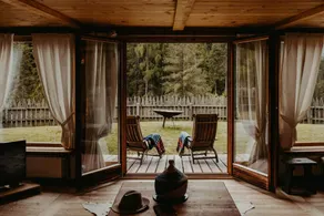 Luxurious Chalet with Jacuzzi, Dreamlike Interior, Wi-Fi and Garden - Image 3