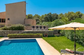 Villa with garden, barbeque & terrace - Image 4