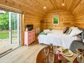 Family-oriented pleasant cottage with barbeque & garden | River view | Dogs allowed - Image 2