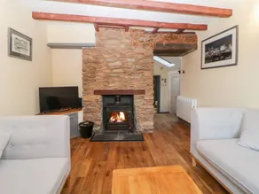 Cottage with garden & barbecue | Beach view - Image 3