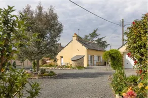 Cottage 'Gîte Des Huttes' with Private Terrace, Private Garden and Wi-Fi - Image 2