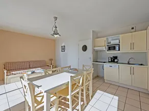 Condo with sauna, terrace & pool - Image 3