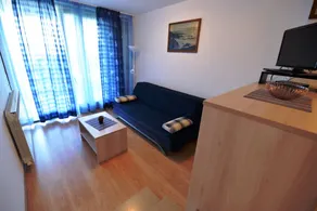 Beautiful apartment with barbeque, terrace & garden | Sea view | Pet-friendly - Image 4