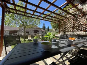 Gîte con barbecue, giardino e terrazza - Image 4