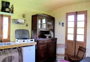 Delightful Caravan Rental with a Shared Pool for a Fabulous Vacation near Carcassonne, France - Image 3