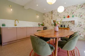 Pleasant gite with terrace, garden & pool - Image 3
