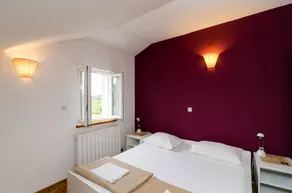 Flat with garden, barbecue & terrace - Image 3