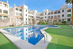 Ferienhaus mit Terrasse und Pool - Image 2