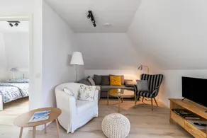 NEW - Artist’s Retreat Halebüll with Sea View, Shared Terrace and Wi-Fi - Image 2