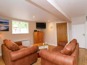 Cottage with garden - Image 4