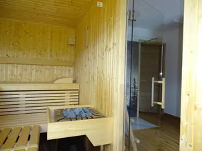 Flat with terrace, sauna & pool | Mountain view - Image 3