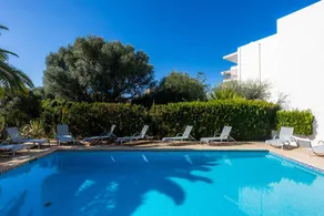Flat with terrace & pool | Garden view - Image 2