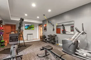 Family-friendly charming house with fast internet, hot tub & barbeque | Lake view - Image 5