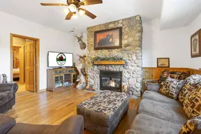 2BD Loft, Walk-In Cabin- Discounts on Golf & Tickets! - Image 2