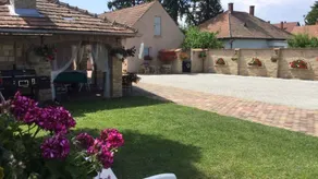 Fully equipped house with garden, terrace & BBQ - Image 4