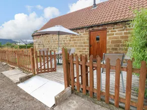 Cottage with garden - Image 2