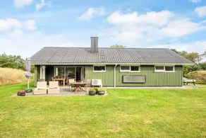 Holiday home with terrace & barbeque - Image 5