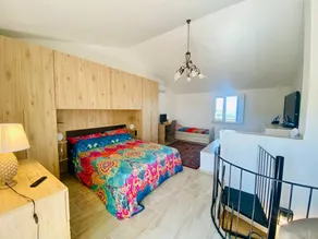 Apartment with terrace - Image 2