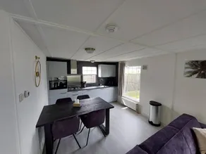 Holiday home with garden & terrace - Image 3