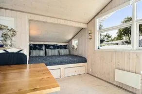 Family-oriented holiday home with barbecue & terrace | Sea view | Suitable for remote work - Image 5