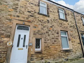 Cottage with garden - Image 2