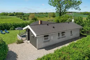 Fully equipped pleasant holiday home with hot tub, garden & terrace | Dogs allowed - Image 3