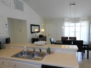 Familienfreundliche Wohnung mit Garten und privatem Pool | Haustiere erlaubt - Image 3