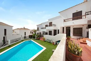 Voll ausgestattetes Ferienhaus mit Pool, Terrasse und Garten | Meerblick | Perfekt für die Arbeit von Zuhause - Image 2