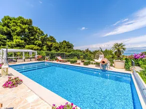 Fully equipped holiday home with private pool, terrace & hot tub | Sea view | Beach nearby | Pet-friendly - Image 2