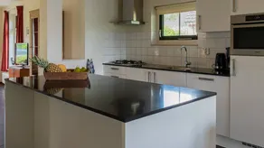 Comfortable bungalow for a group - Image 5