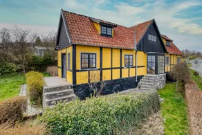 Children-friendly charming house with barbeque, garden & terrace | Sea view | Next to the beach | Suitable for remote work | Pet-friendly - Image 3
