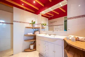 Wonderful bed & breakfast with garden | Garden view - Image 4