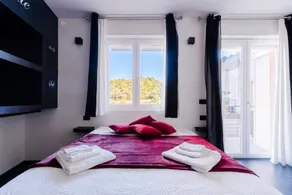 Maison avec jacuzzi | Vue ville - Image 2