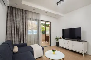 Holiday apartment with BBQ & terrace | Sea view - Image 3