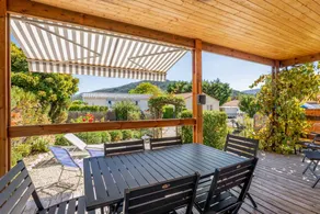 Charmante maison de vacances adaptée aux familles avec piscine | Vue montagne - Image 3