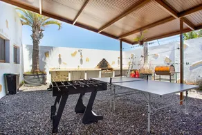 Vacation 'Las Palmeras B' with Sea View, Shared Terrace and Shared Garden - Image 2