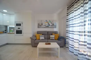 Holiday apartment with pool, terrace & garden - Image 3