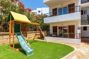 Appartement de vacances avec piscine, internet haut débit et jardin | Vue jardin - Image 4