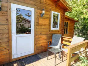 Cottage with garden - Image 4
